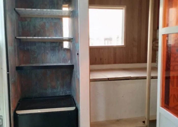 Sauna Wagon Outside Backpackers * Rovaniemi